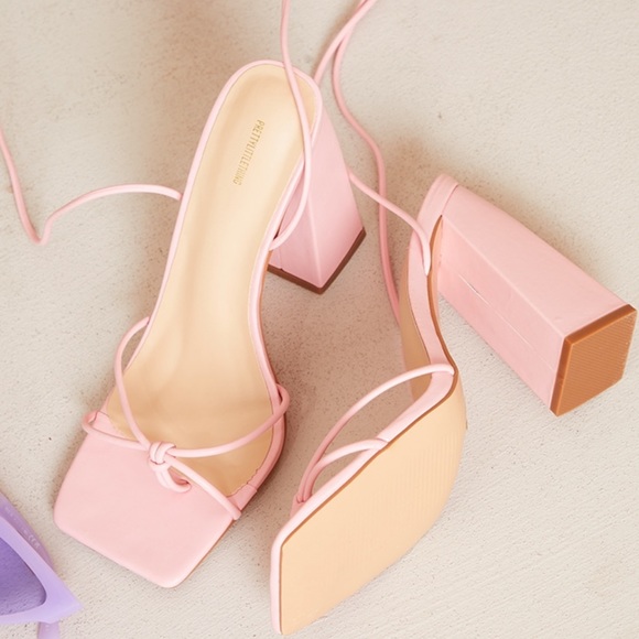 PrettyLittleThing Shoes - Baby Pink Wide Fit Toe Thong Knot Strappy Block Heel Sandals